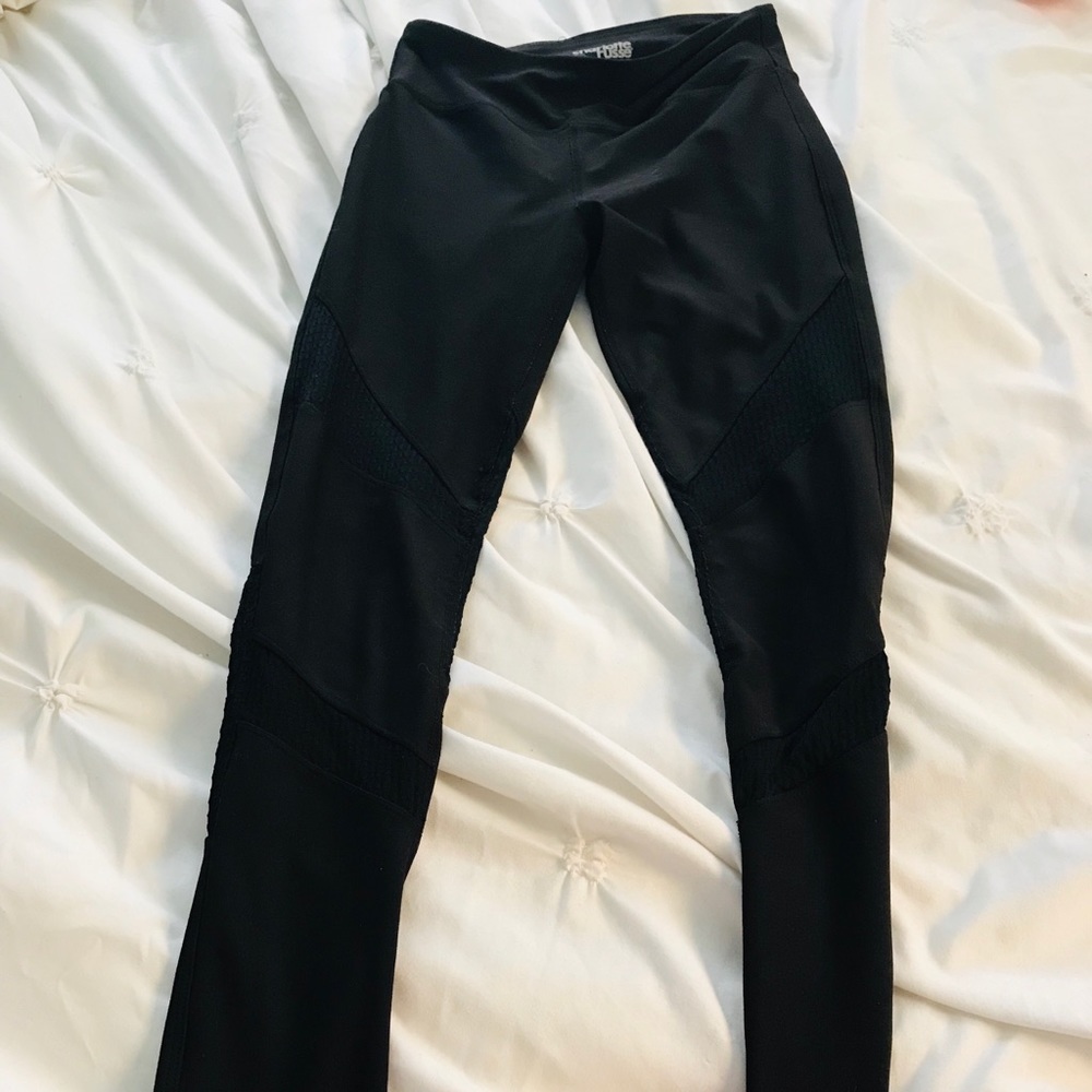 Charlotte R. Athletic Leggings - Mesh Detail (XS)